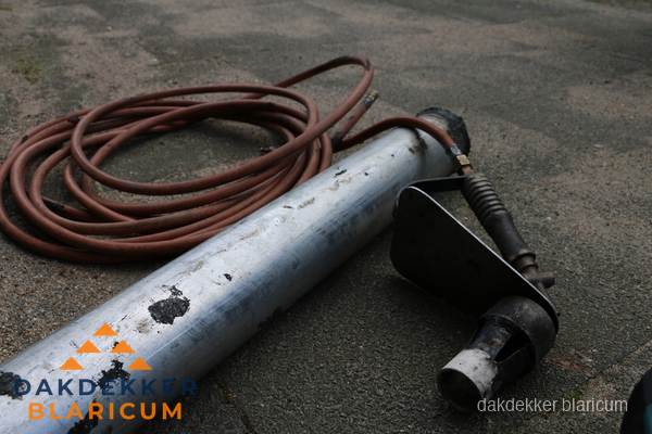 Dakdekker gasbrander en gereedschap voor spoedklus in Blaricum Dakdekker gasbrander en gereedschap voor spoedklus in Blaricum