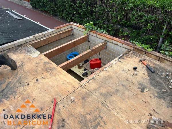 Plat dak vervangen met open constructie in Blaricum