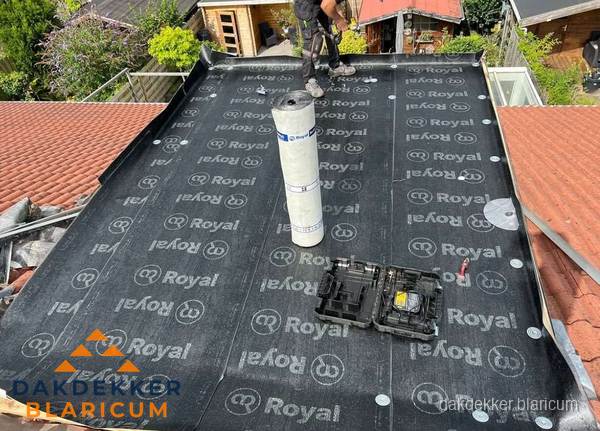 Dakrenovatie met Royal onderdak op plat dak in Blaricum