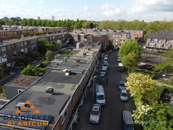 Luchtfoto dakinspectie woonwijk in Blaricum